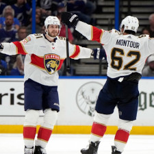 panthers looking to sweep the lightning